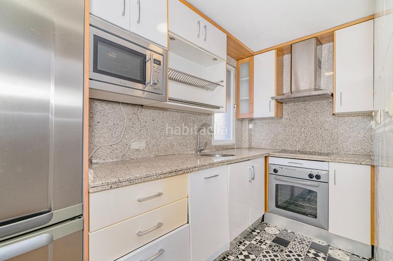 Foto def5be1d-56c1-4e88-be99-dd8fa42c8dca. Àtic amb aparcament piscina a La Zubia Ciudad Zubia (La)