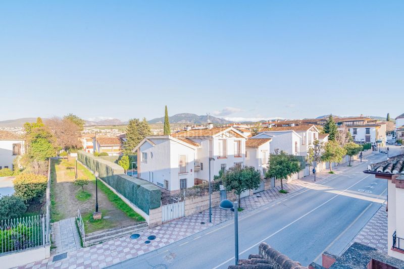 Foto df845888-a82b-4e94-8660-e79421846781. Àtic amb aparcament piscina a La Zubia Ciudad Zubia (La)