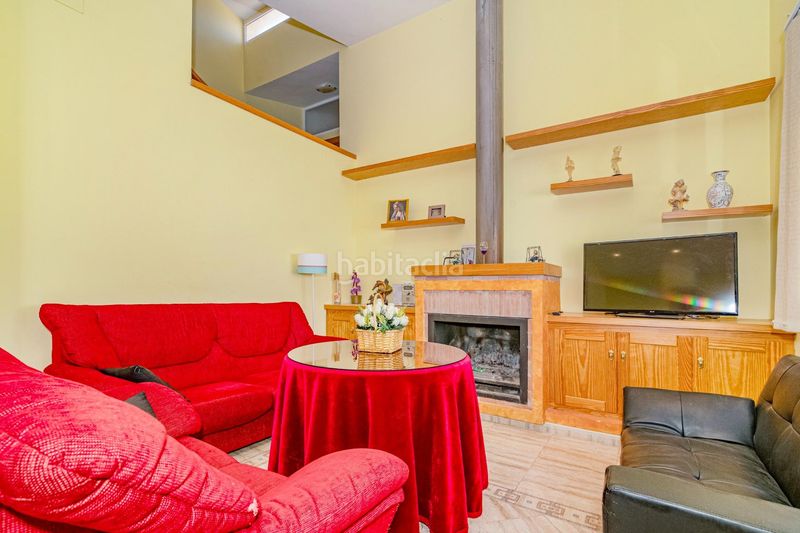 Foto 20003dbf-dd9a-4076-b06a-742c01efc807. Xalet amb aparcament piscina a Íllora