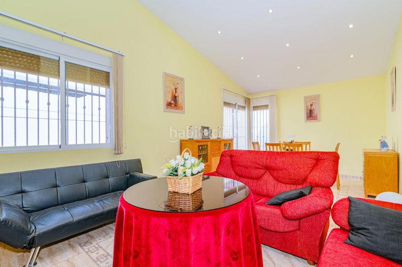 Foto 96ac07db-306c-4b15-b3a0-78e837b7285d. Xalet amb aparcament piscina a Íllora