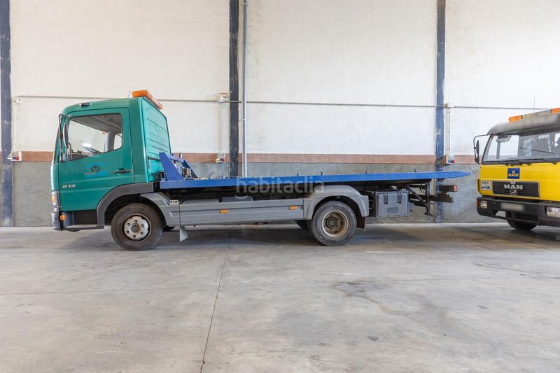 Foto 1e807238-b138-4dd9-8c76-92732d42eabb. Nau industrial a Loja