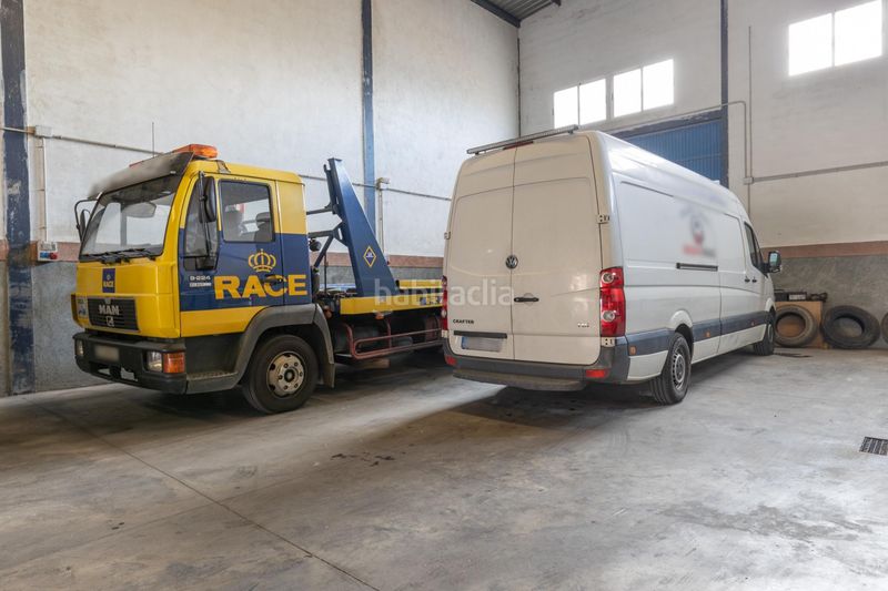 Foto 48e0f6d0-2dd3-4ca7-b88a-123996a1b92b. Nau industrial a Loja