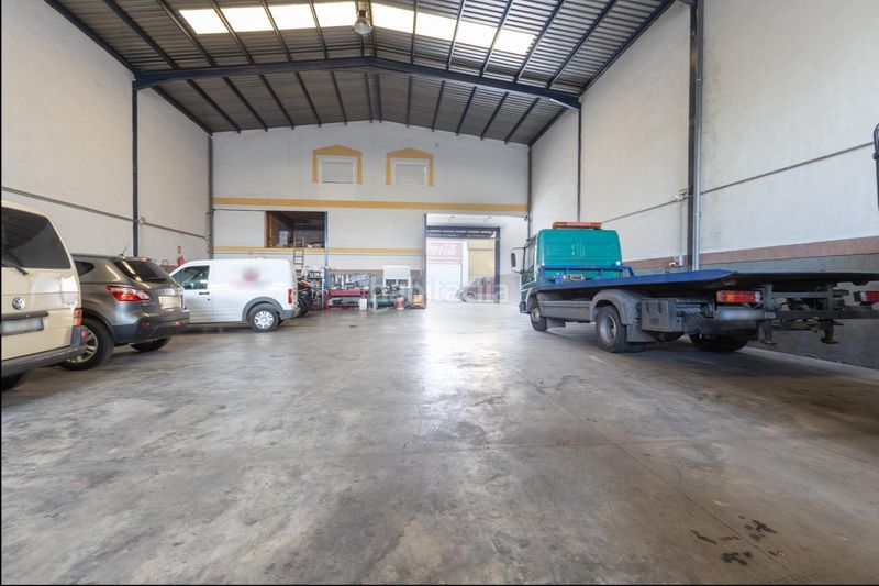 Foto 708e5df3-8ceb-4fe1-94c1-2d617959ea3d. Nau industrial a Loja