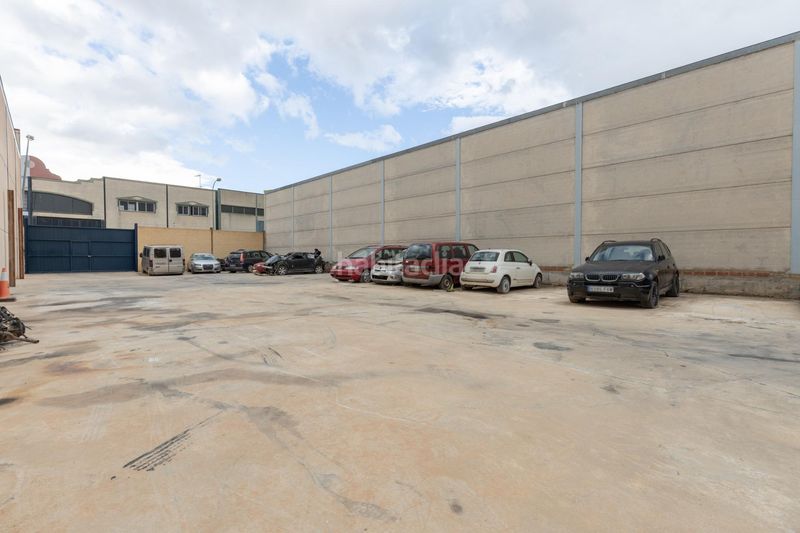 Foto a3d02b3c-3e5a-4b3f-a15b-afc47eb2b1cd. Nau industrial a Loja