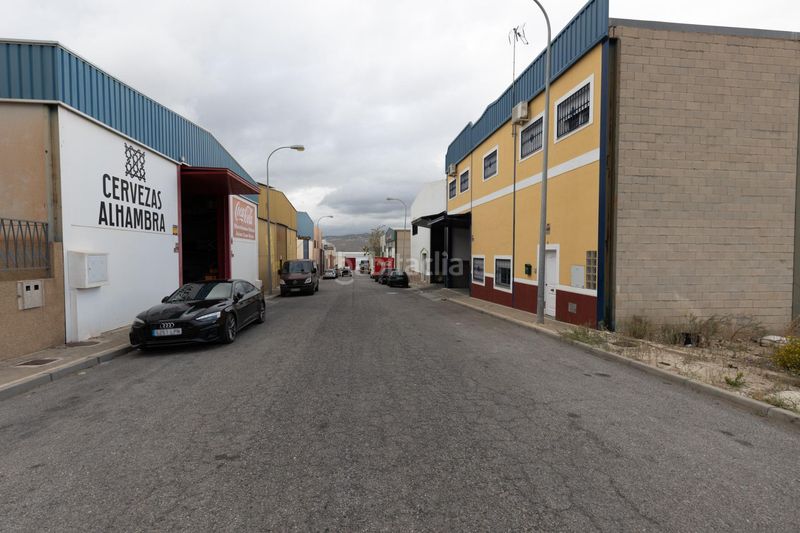 Foto f1f71859-2a9f-4a12-bad5-7754cb801e9a. Nau industrial a Loja