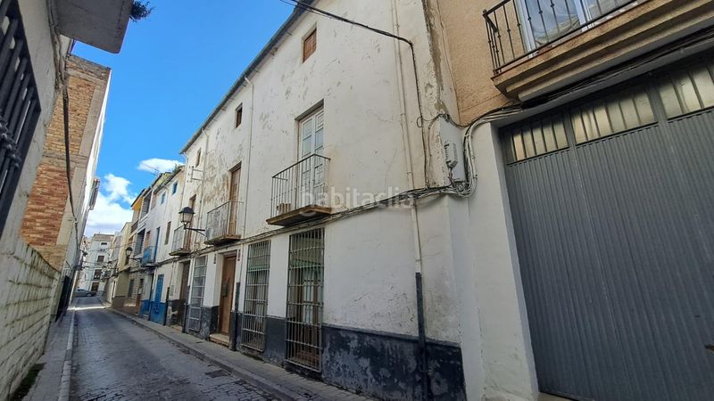 Foto 3cbb5ca4-0ce9-4427-81bd-cfd29e7c82e6. Casa adossada amb aparcament a Loja