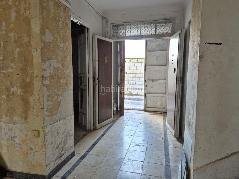 Foto 647de31a-1c0f-4e06-a122-d9fe5c84562d. Casa adossada amb aparcament a Loja