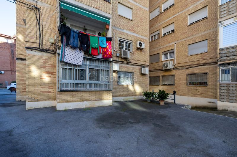 Foto 2ff2e1ef-0687-42f7-99ad-1317ed2e5f8a. Planta baixa amb aparcament a Barrio de Zaidín Granada