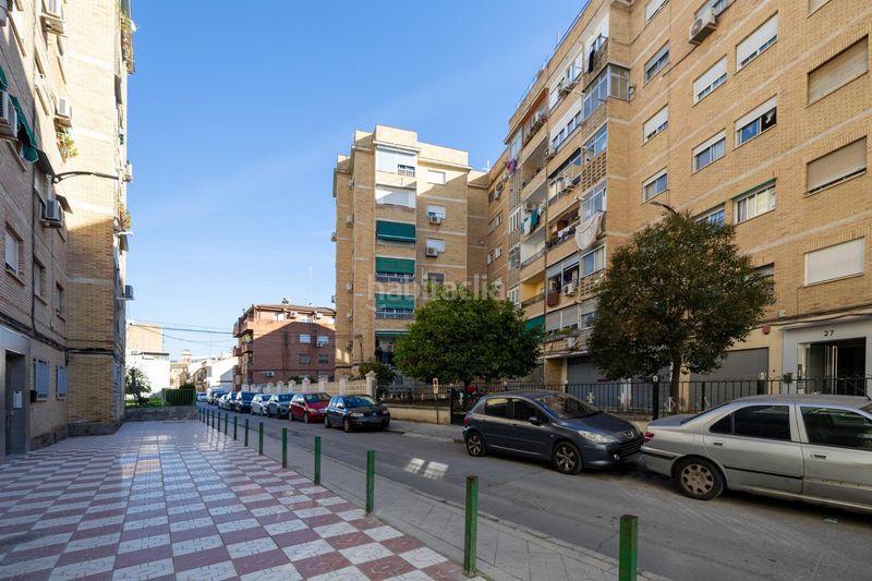 Foto 8b373446-4c3c-41bd-8846-c4f05c8ed176. Planta baixa amb aparcament a Barrio de Zaidín Granada