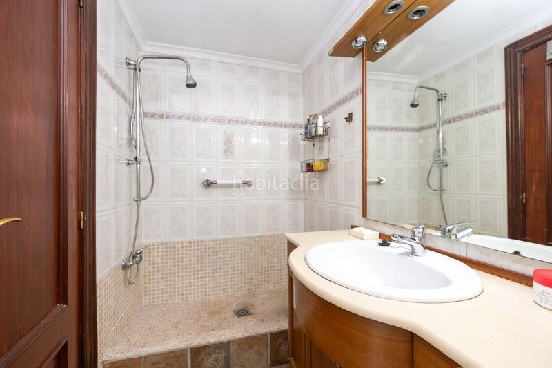 Foto c00dd95b-22c3-45d9-9373-067624dfb69d. Planta baixa amb aparcament a Barrio de Zaidín Granada