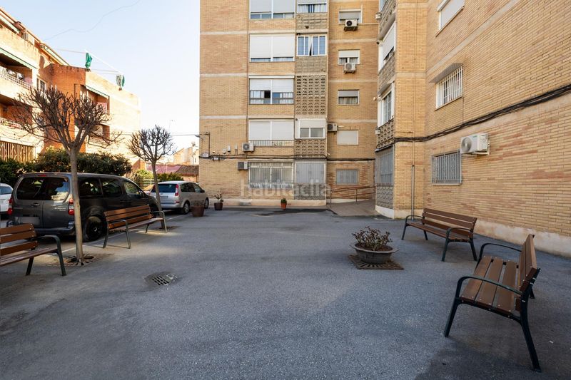 Foto da656c08-12d8-4054-bb13-8cd2c14cd544. Planta baixa amb aparcament a Barrio de Zaidín Granada