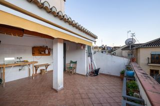 Casa  Calle honda del realejo. Casa en el corazón del  realejo, con amplia terraza y vistas pri