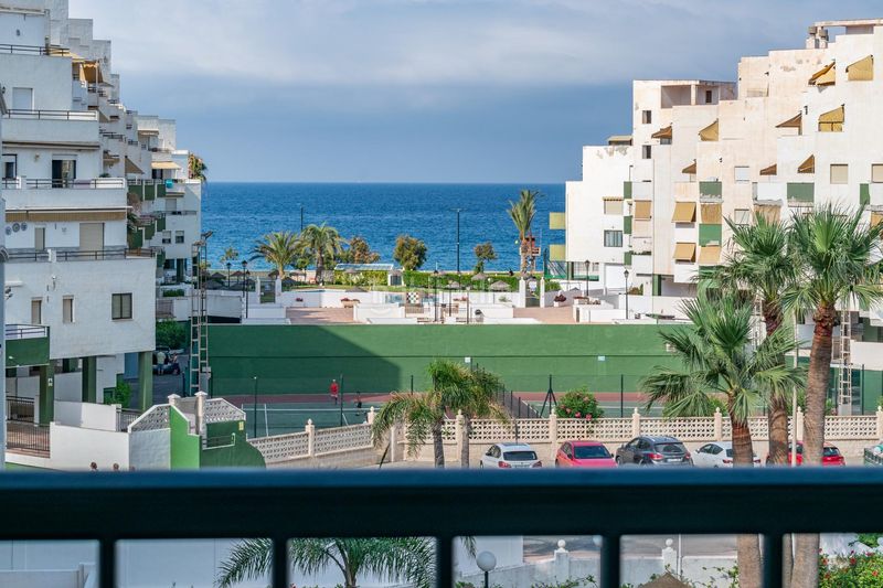 Foto a838f270-88d0-4f4a-8bc7-254a8126f395. Pis amb aparcament piscina a Salobreña costa Salobreña