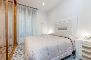 Piso  Calle águila. Piso reformado, con 3 dormitorios y 1 baño en pleno centro de gr