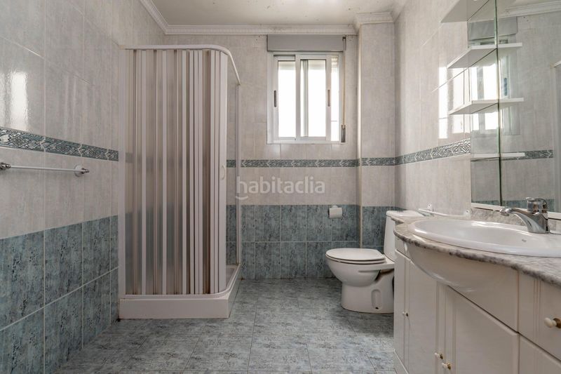Foto 7f957924-b6f8-4295-b486-7a613ee68e28. Casa amb aparcament a Guadix