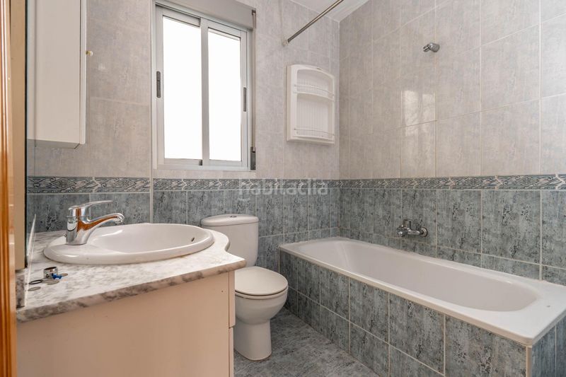 Foto 87d803ec-4b90-4138-9885-6a4a79c32a1a. Casa amb aparcament a Guadix