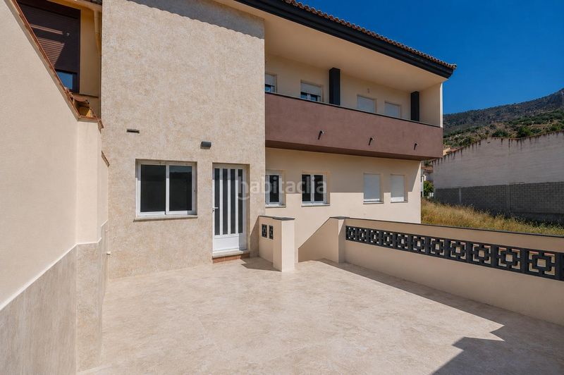 Foto 55001187-7d52-4773-afda-103bb31a7c13. Casa amb aparcament a Alfacar
