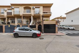 Doppelhaus  Calle calle río genil. Tu nuevo hogar en atarfe espacio, luz y calidad de vida
