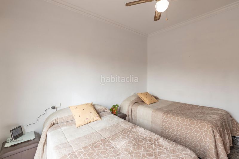 Foto 4b53b856-bd73-4548-a7d5-0f9e3b87d800. Casa aparellada amb calefacció aparcament a Atarfe