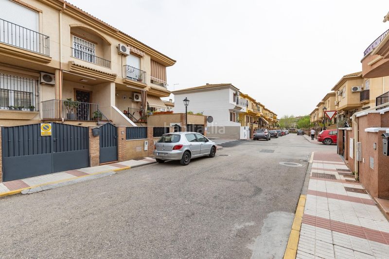 Foto 7b7f346f-0737-4d38-a416-7092a382810a. Casa aparellada amb calefacció aparcament a Atarfe