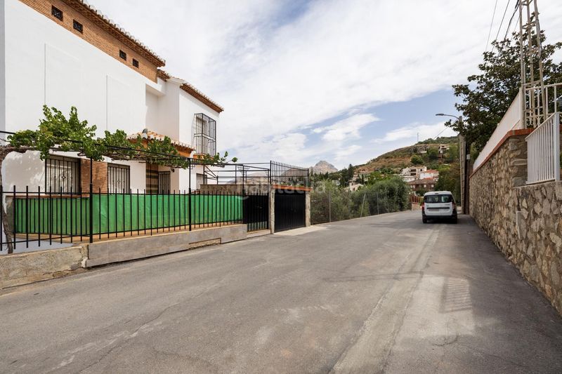 Foto 21a691a4-eb11-4b44-a073-3dfdadeef132. Terreny residencial a Nívar