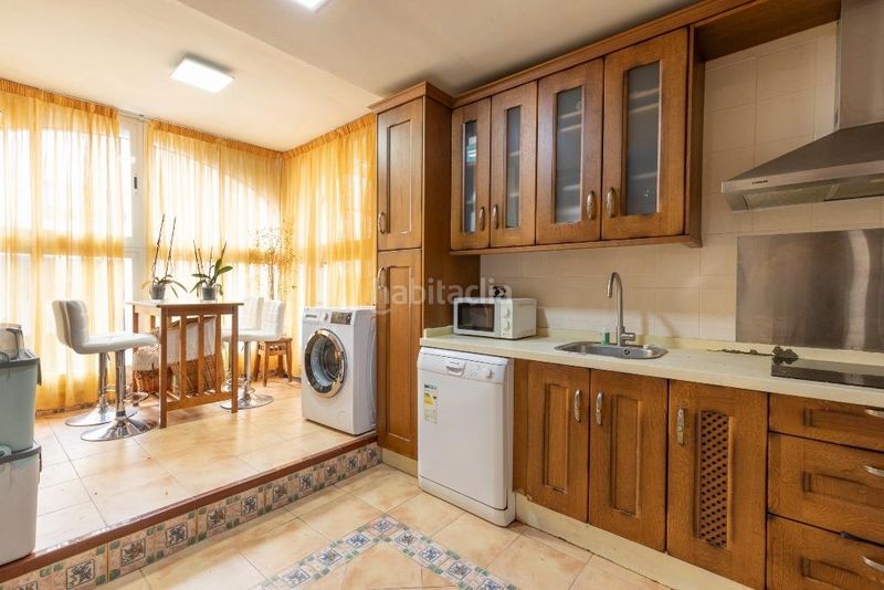 Foto 68b23ee6-e1a0-48a6-bb13-4fc252854b97. Casa adossada amb aparcament a Joaquina Eguaras Granada