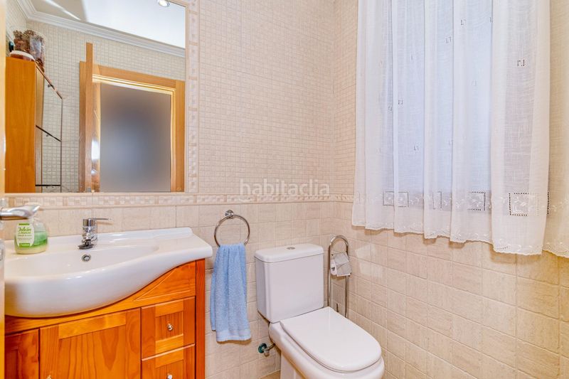 Foto 23399ec1-8e5f-4162-a956-88dd2d315e4c. Casa adossada amb calefacció aparcament piscina a Zubia (La)