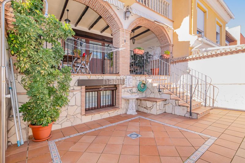 Foto 36d89395-9e24-44a0-ad11-7858e70ef6e8. Casa adossada amb calefacció aparcament piscina a Zubia (La)