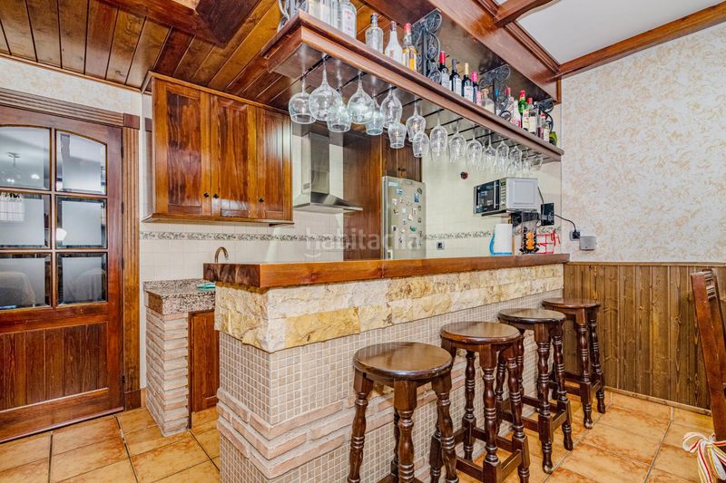 Foto a8d29692-bd8f-44f0-bdec-fb7922836059. Casa adossada amb calefacció aparcament piscina a Zubia (La)