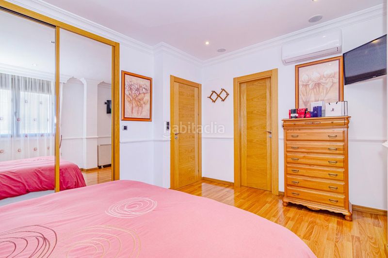 Foto d841239b-6f4f-4348-85f1-b1aaf24f79fb. Casa adossada amb calefacció aparcament piscina a Zubia (La)