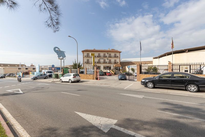 Foto 87a697b6-5000-4a3f-baf2-0a3589d6f94b. Building in Motril ciudad Motril