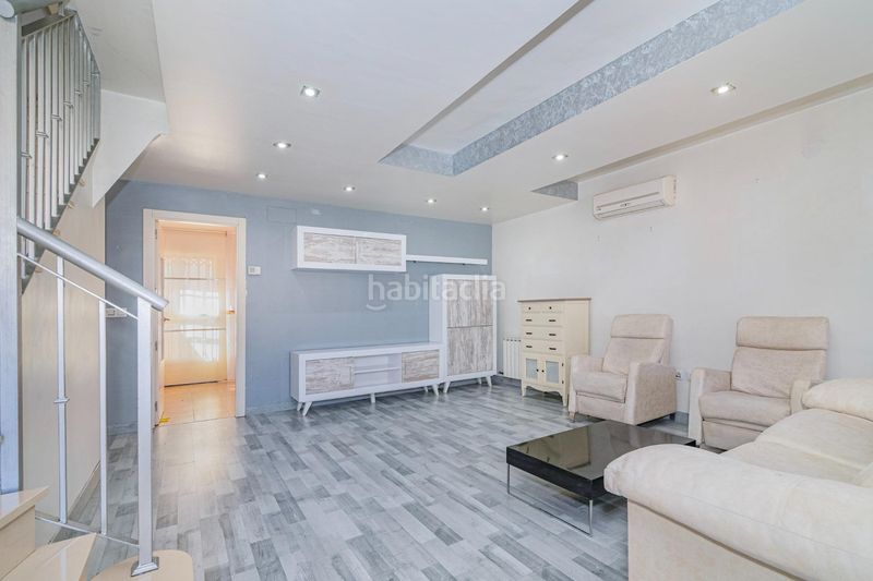 Foto 3082b566-03d8-47ba-af91-362112057cdb. Casa bifamiliare con riscaldamento parcheggio in Jun