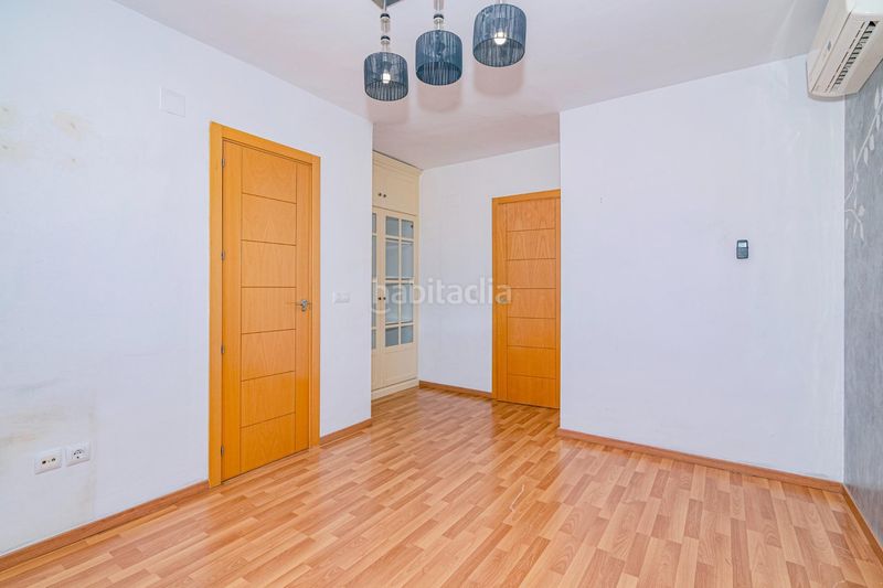 Foto 486083f6-749a-4b5e-aab3-11ab112c5fcd. Casa bifamiliare con riscaldamento parcheggio in Jun