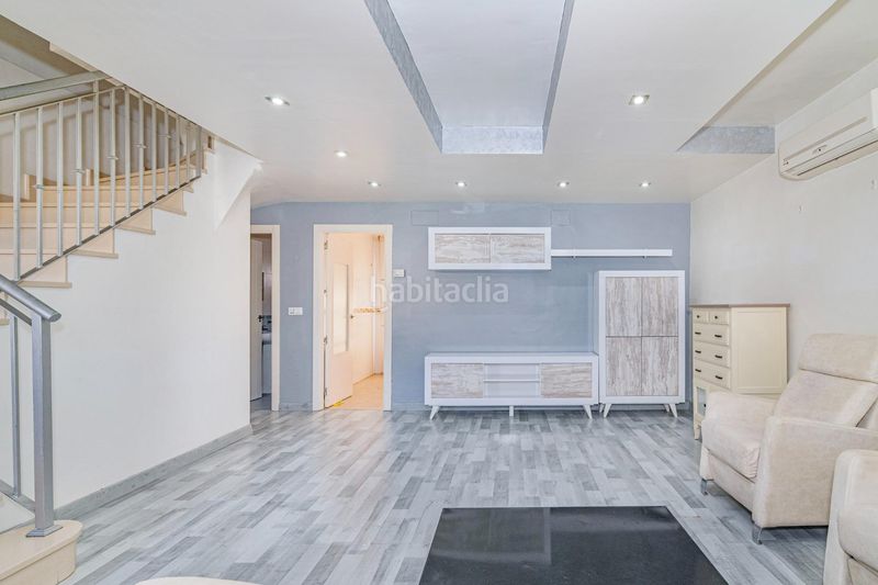 Foto 6d6b2c5d-279f-43b4-873f-664eedf45b4a. Casa bifamiliare con riscaldamento parcheggio in Jun