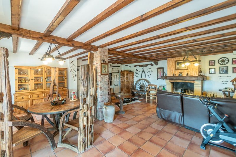 Foto c2bf2b96-74d2-4c9e-acfe-b22377e3a468. Chalet mit heizung parking pool in Cenes de la Vega