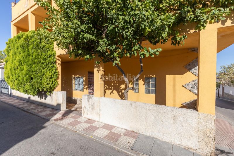 Foto d6ad686b-8439-4008-8933-41e917f0078d. Casa bifamiliare con parcheggio in La Zubia Ciudad Zubia (La)