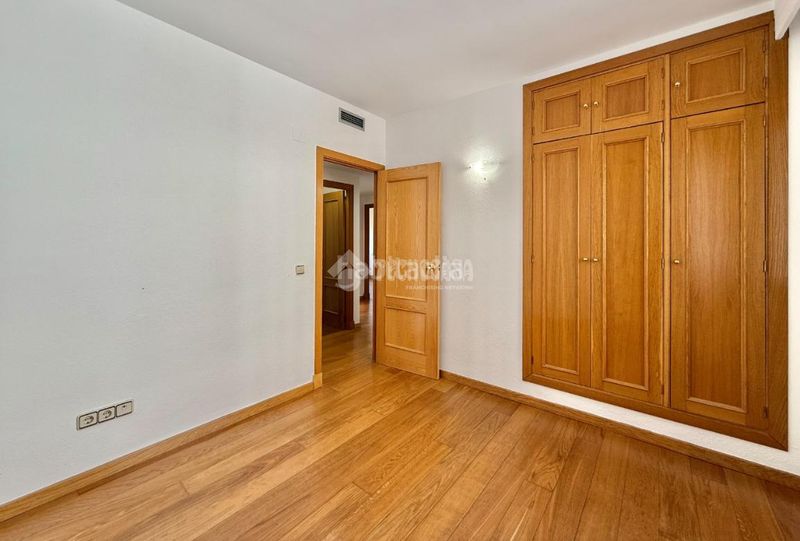 Foto aaab8b35-efbe-4373-8d21-f16d6fa4ee2a. Pis amb calefacció aparcament a Arroyo del Fresno Madrid