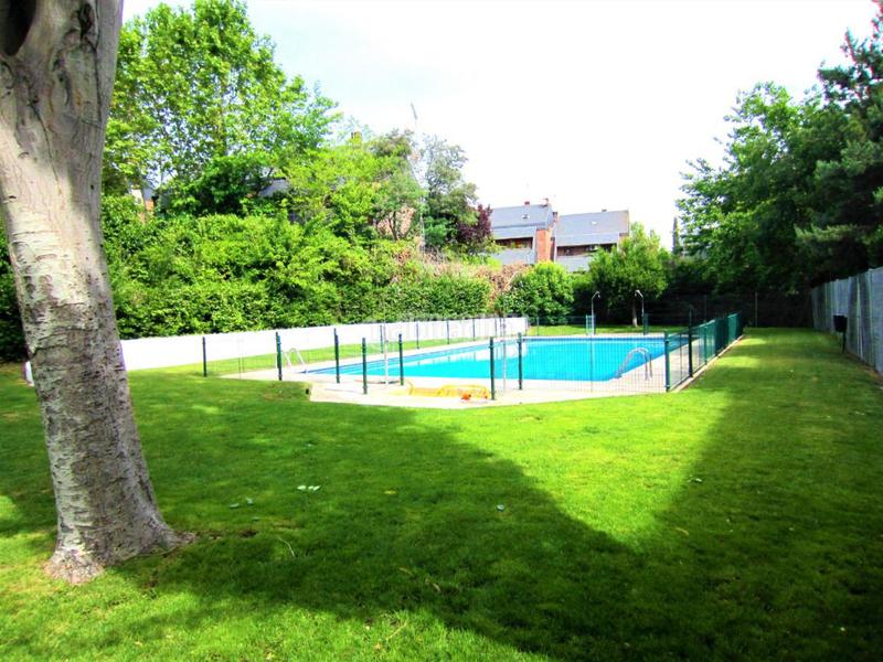 Foto ed24c597-acfb-4367-a859-4f4b4fe3c2d1. Piso  en venta en Mirasierra Madrid