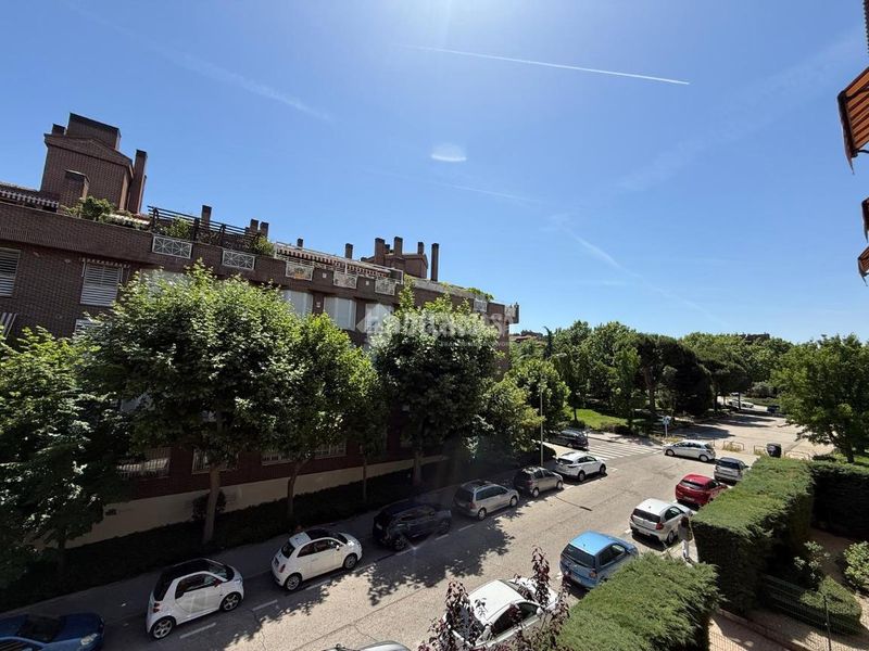 Foto a62bd2c2-4dad-417a-9631-a78355035bad. Pis amb aparcament a Arroyo del Fresno Madrid