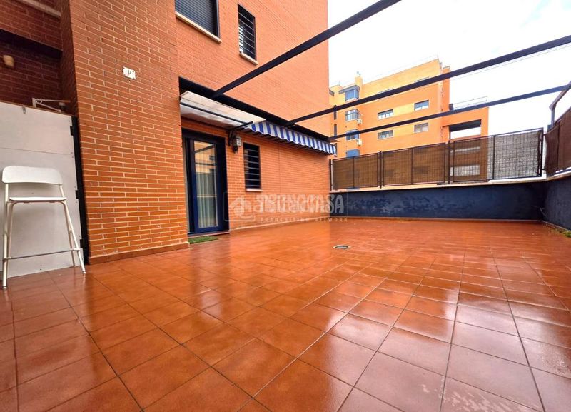 Foto 33e18bb7-b72e-4c00-9bec-e5f70b092a55. Piso  en venta en El Bercial Getafe