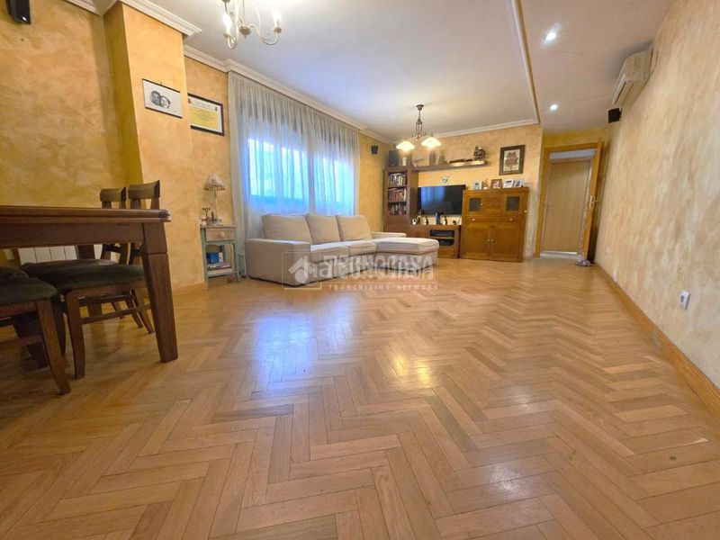 Foto d36fdb6d-2318-4b1a-b4c2-04beb0f99865. Piso  en venta en El Bercial Getafe