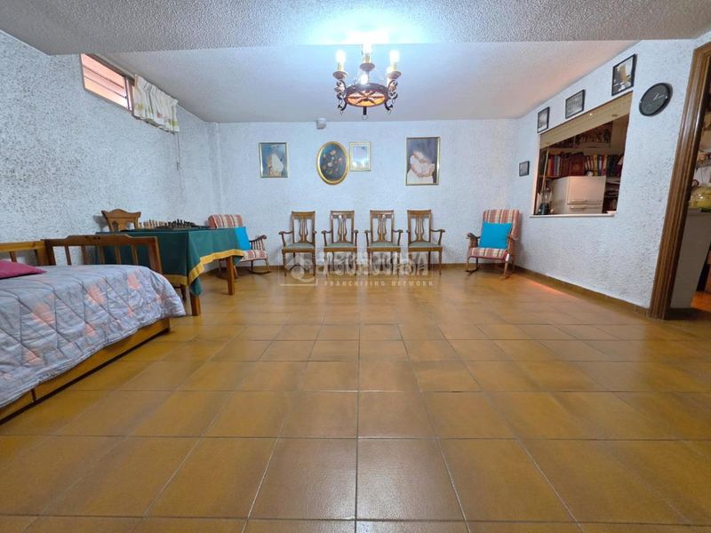 Foto 570a86b1-d5d9-478e-b2a3-7f5f348b91cd. Casa aparellada amb calefacció a El Bercial Getafe