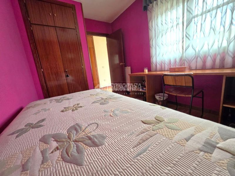 Foto 6539a2ad-9089-445d-9b73-dacf18e8042d. Casa aparellada amb calefacció a El Bercial Getafe