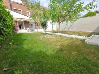 Maison jumelée à El Bercial. Casa en venta en getafe
