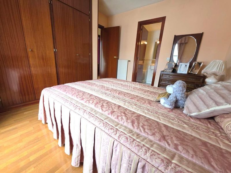 Foto bd67c846-b481-408a-9608-988c5ac142a1. Casa aparellada amb calefacció a El Bercial Getafe