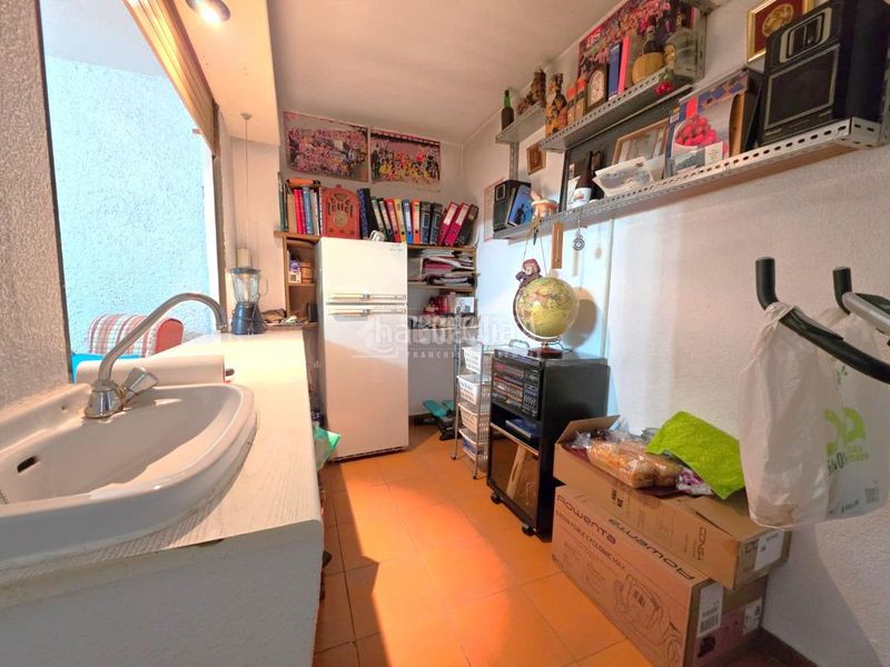 Foto f1d3c60e-e408-4576-bf58-e7b74031d1d5. Casa aparellada amb calefacció a El Bercial Getafe
