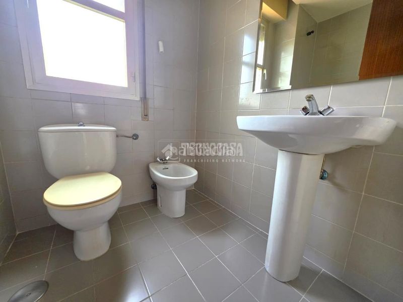 Foto fe1df908-c384-49ed-b503-11b8b6bca106. Casa aparellada amb calefacció a El Bercial Getafe
