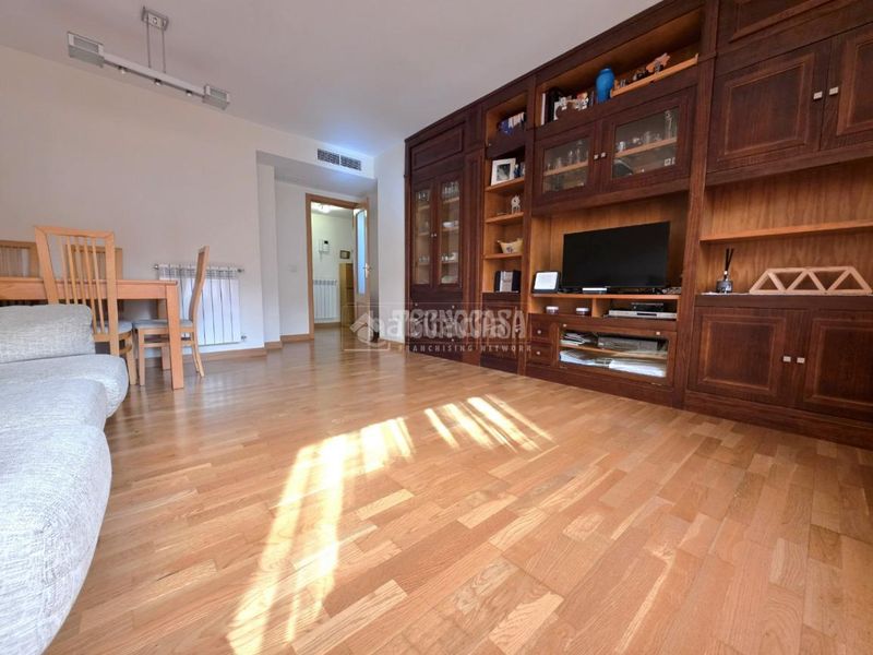Foto 06bbb7c3-3270-4ba8-9769-b6fcfe3df85d. Piso  en venta en El Bercial Getafe