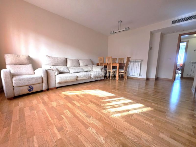 Foto 0cbb8200-b4da-446a-8d3e-dba44833fdf4. Piso  en venta en El Bercial Getafe