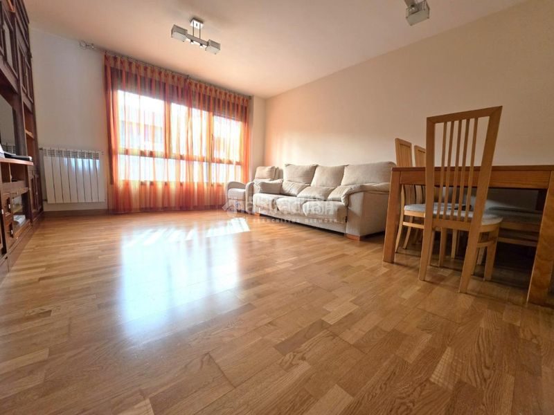 Foto 2fc45df6-1b24-4e73-9bda-a1afb9da6c18. Piso  en venta en El Bercial Getafe